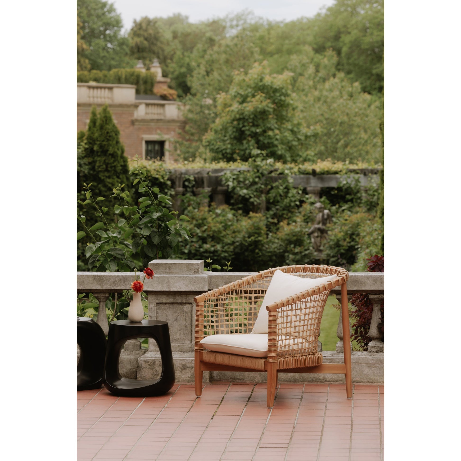 KUNA OUTDOOR LOUNGE CHAIR-5