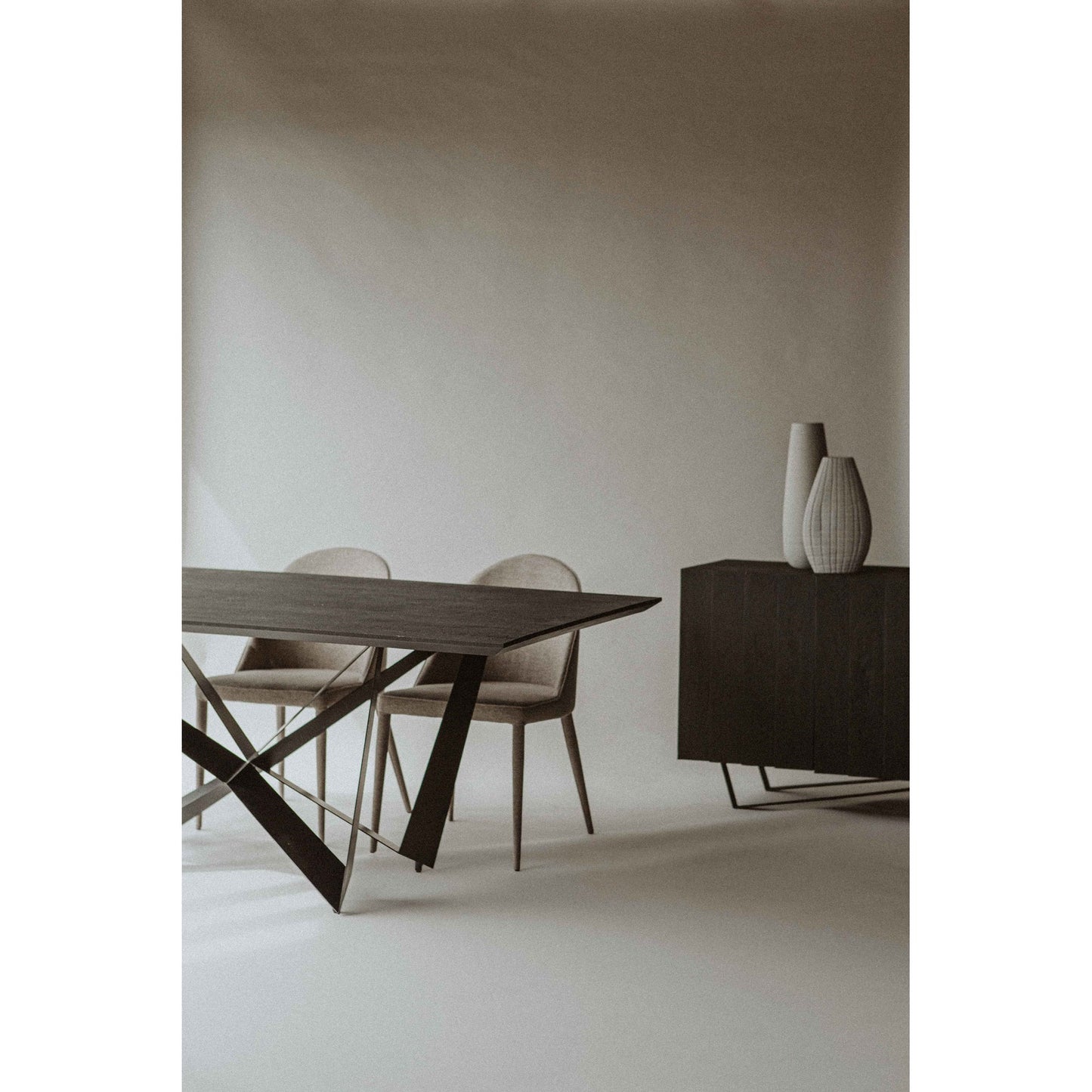 BROLIO DINING TABLE CHARCOAL-6