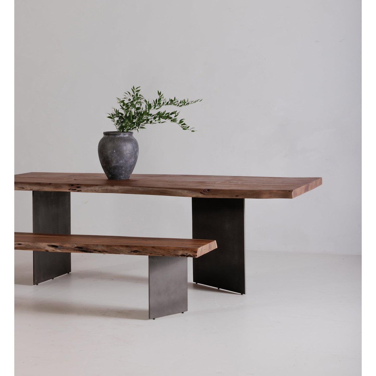 HOWELL DINING TABLE-3