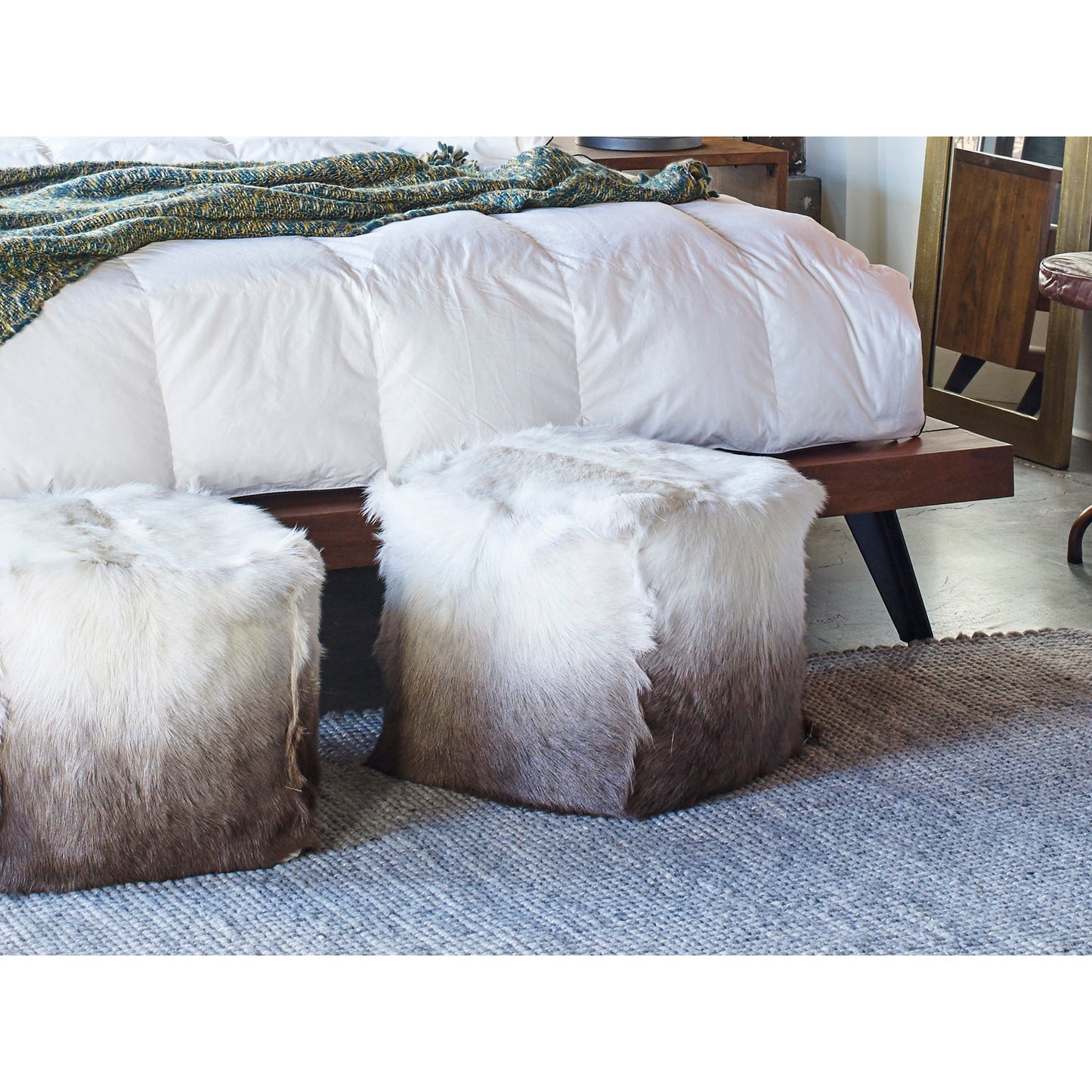 *GOAT FUR POUF CAPPUCCINO OMBRE-1