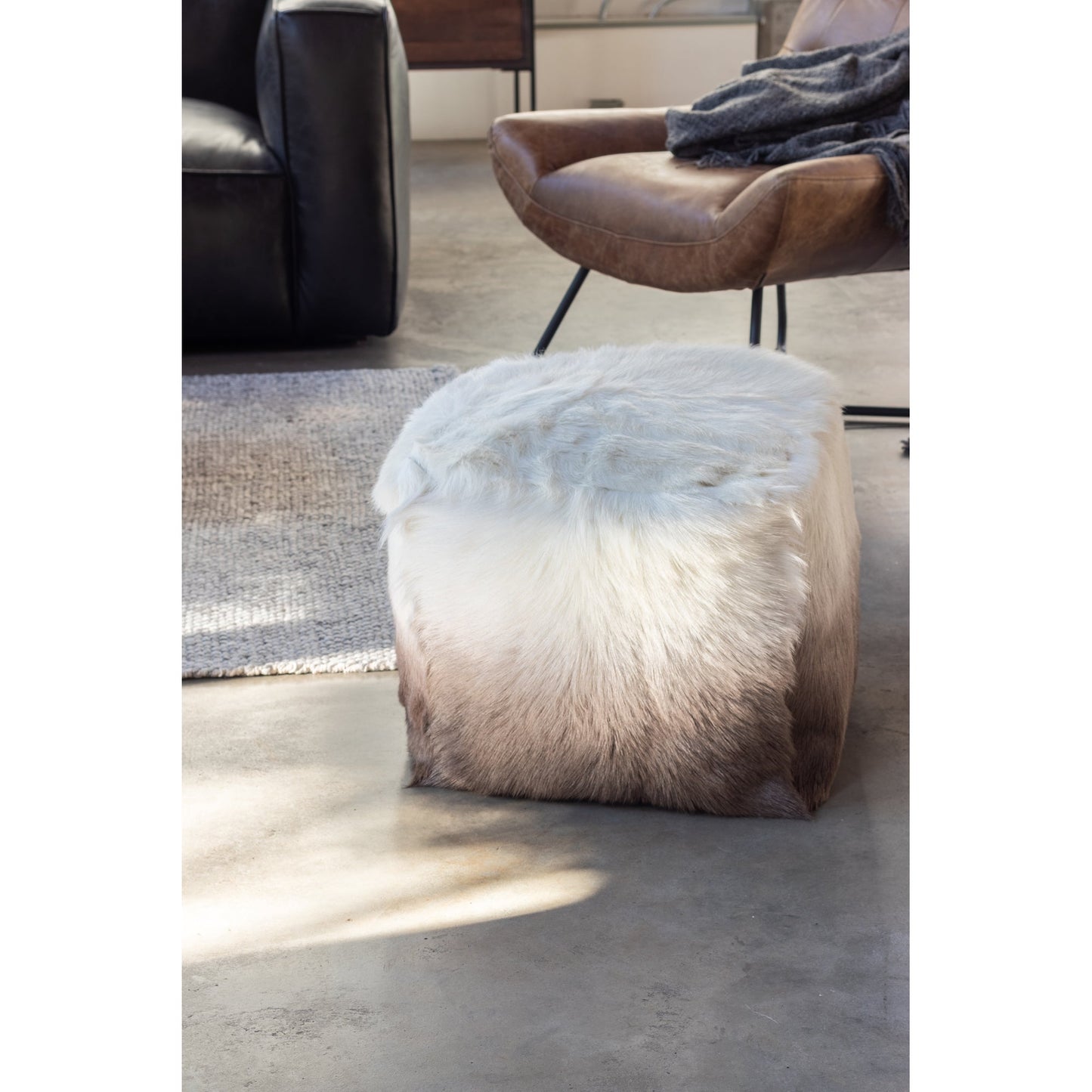 *GOAT FUR POUF CAPPUCCINO OMBRE-3