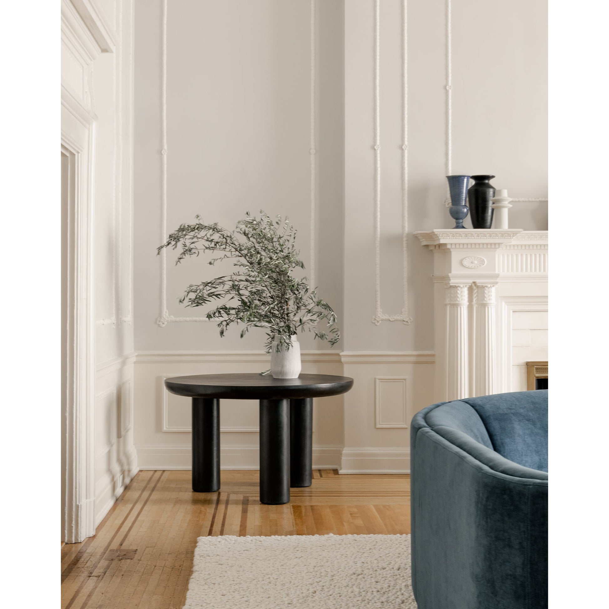 ROCCA ROUND DINING TABLE-5